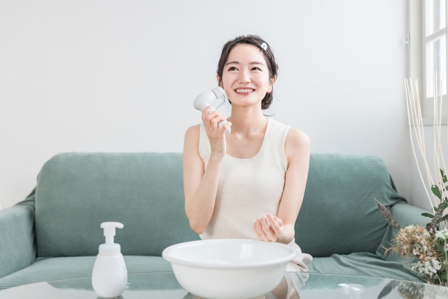 ピーリングとは？ニキビや肌の毛穴にどんな効果があるのか解説！